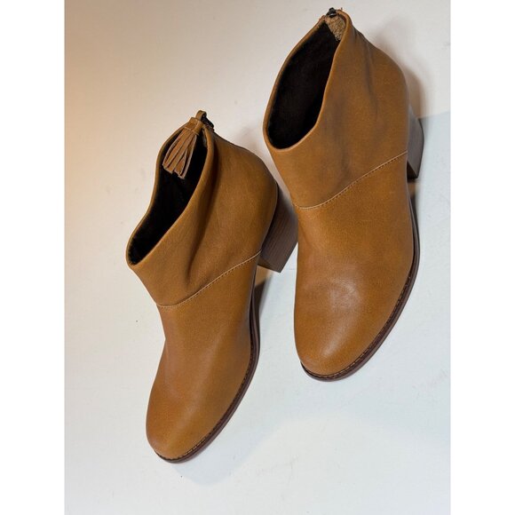 Toms Womens Size 10 Tan Ankle Boots With Tassel Zippers & 2-Inch Heels - Picture 9 of 16